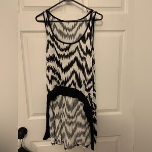 Black and White Zigzag Tank Top